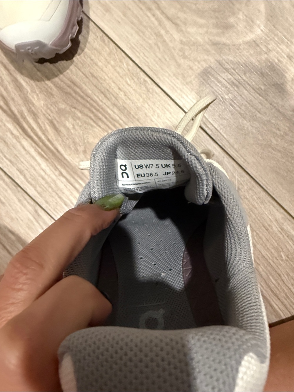 On Running Cloudventure Women's Trail Shoes in Ice Heron, 7.5 - Picture 7 of 7
